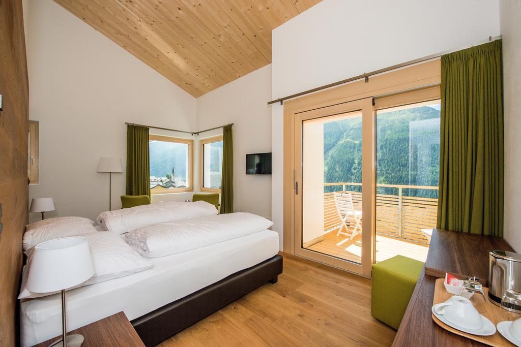 Guarda Lodge Room photo